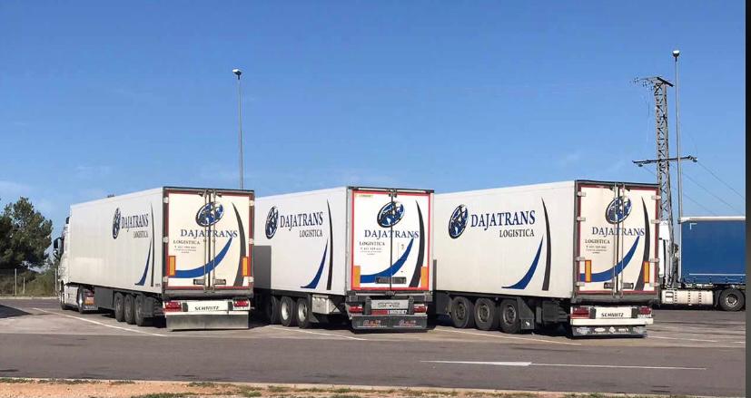 Flota trasera Dajatrans Imagen de un camión aleatorio en la carretera